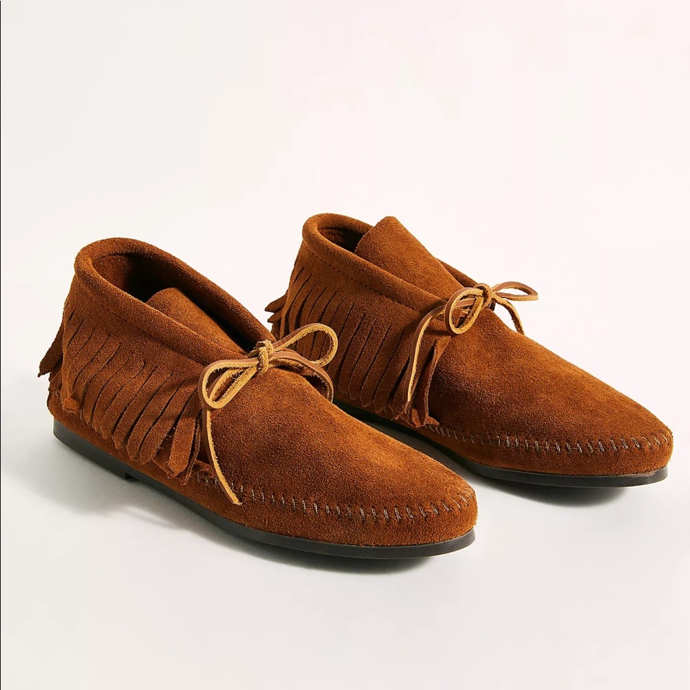Minnetonka Classic Fringe Hardsole Boot